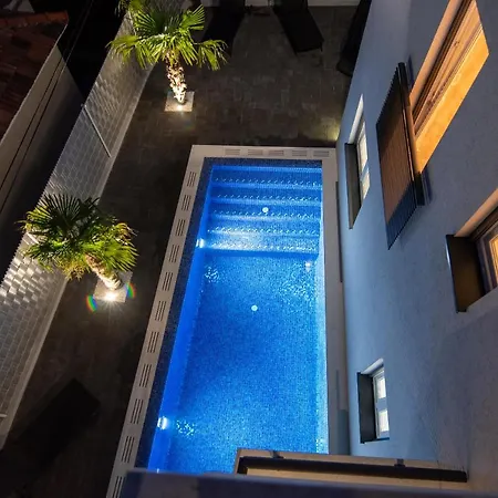 Apartment Amfora Room 3 *